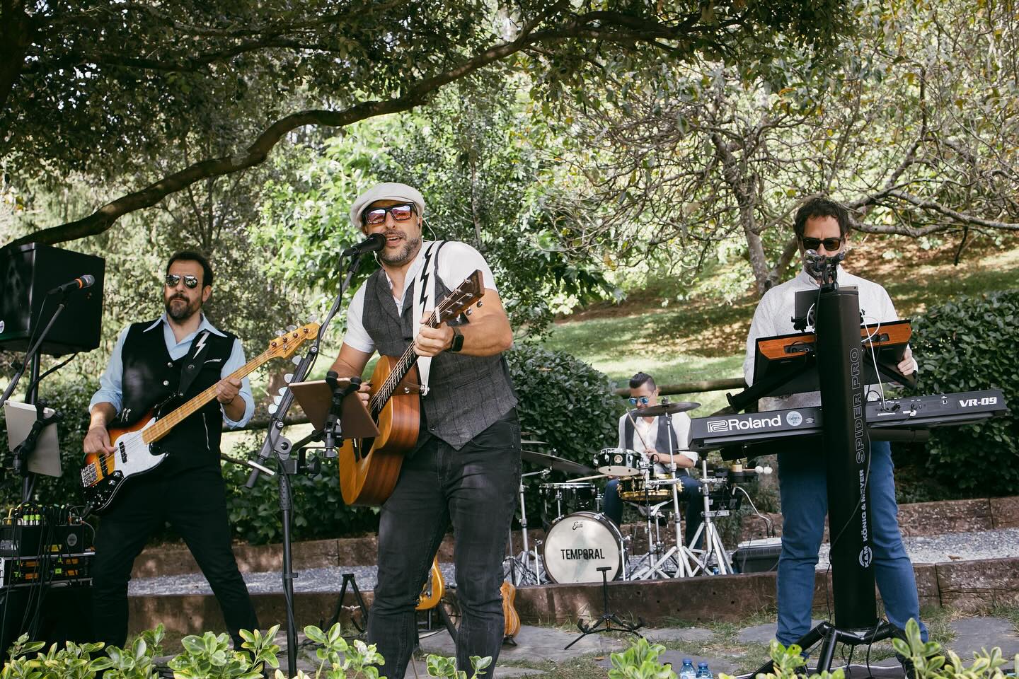 Pista llena durante boda con Temporal en directo (foto 11)